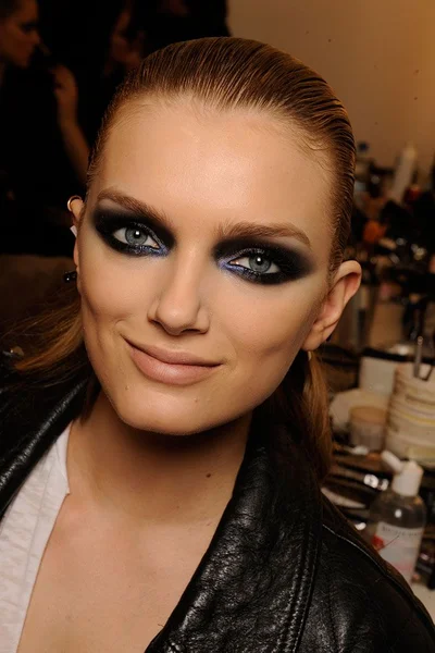 Look 3